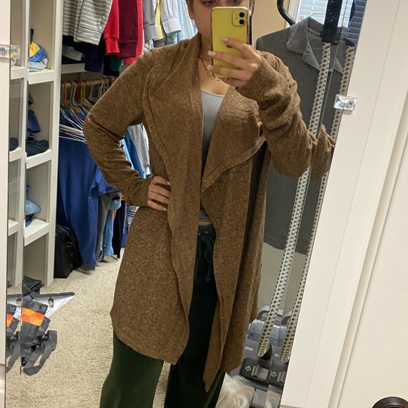 Cardigan - Picture 3 of 9